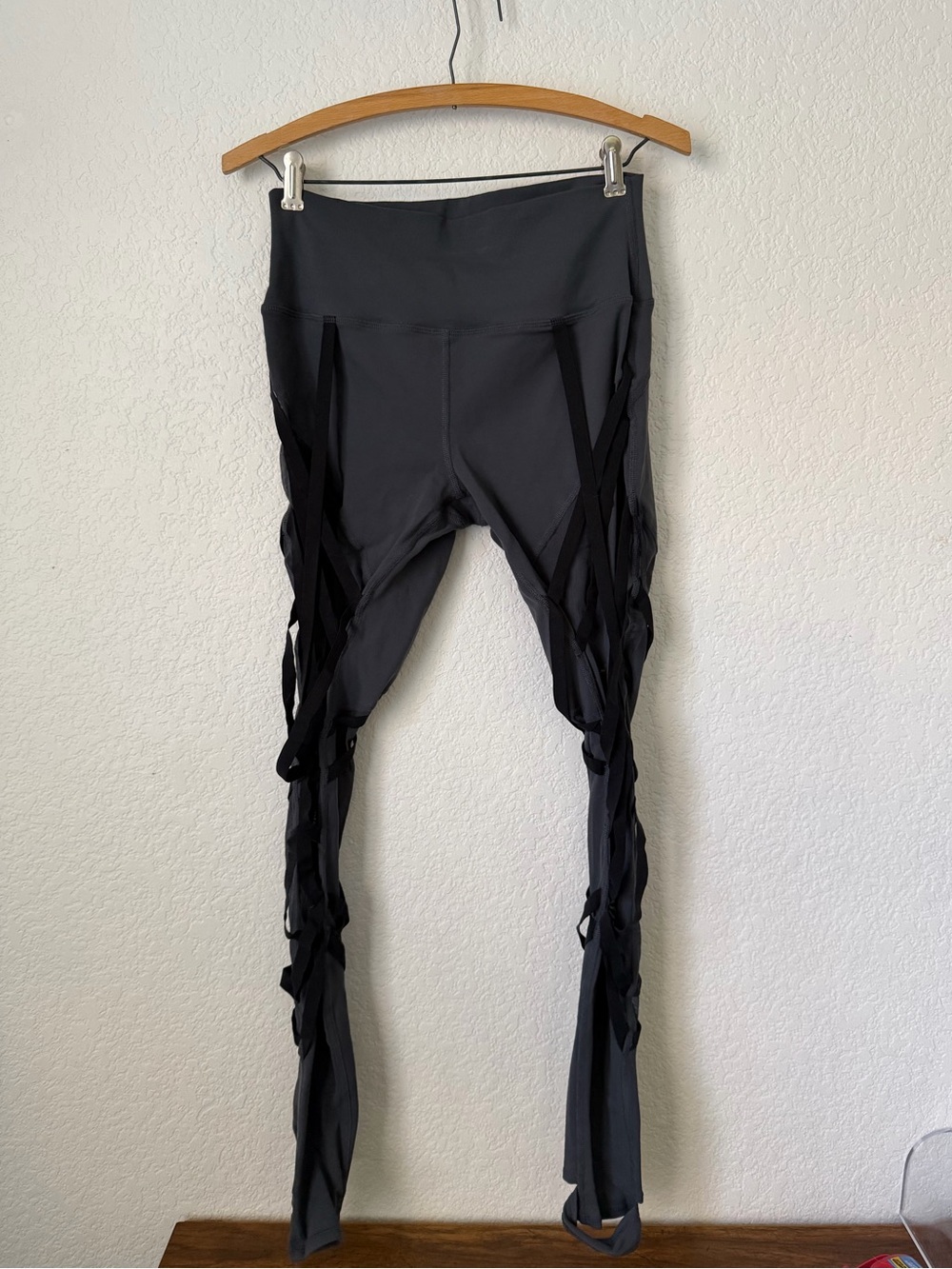 ALO Yoga Wrapped Stirrup Legging Gray Size Large - Picture 3 of 6